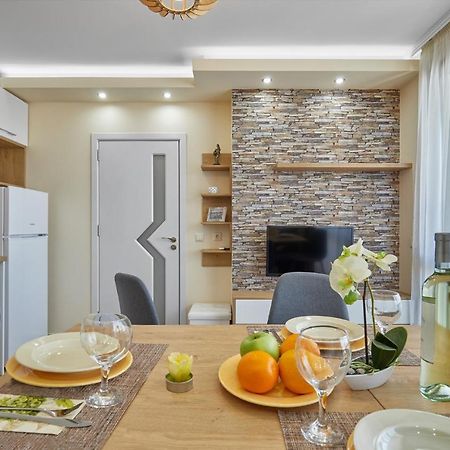 Romance Apartament & Free Parking Burgas Esterno foto