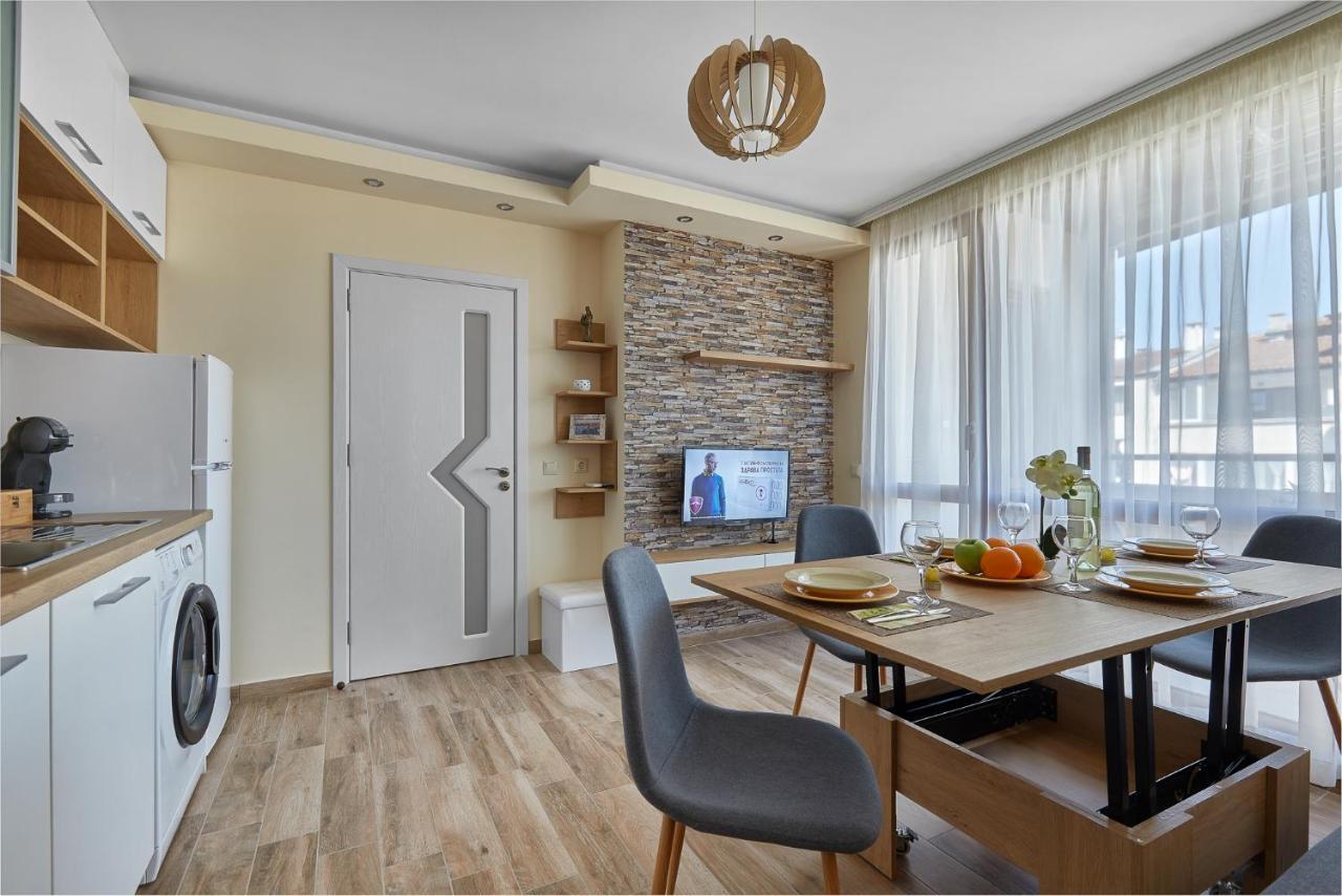Romance Apartament & Free Parking Burgas Esterno foto