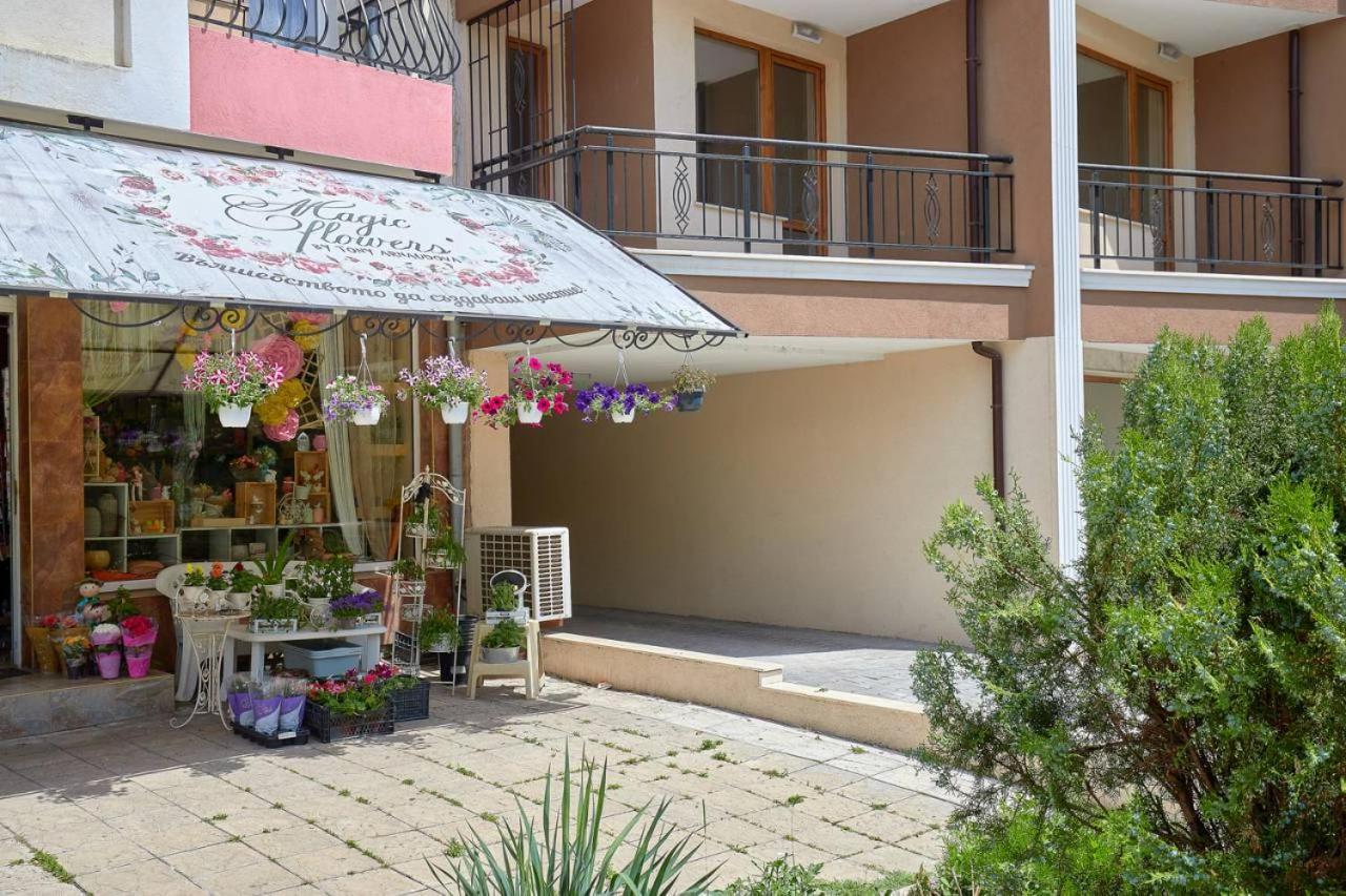 Romance Apartament & Free Parking Burgas Esterno foto