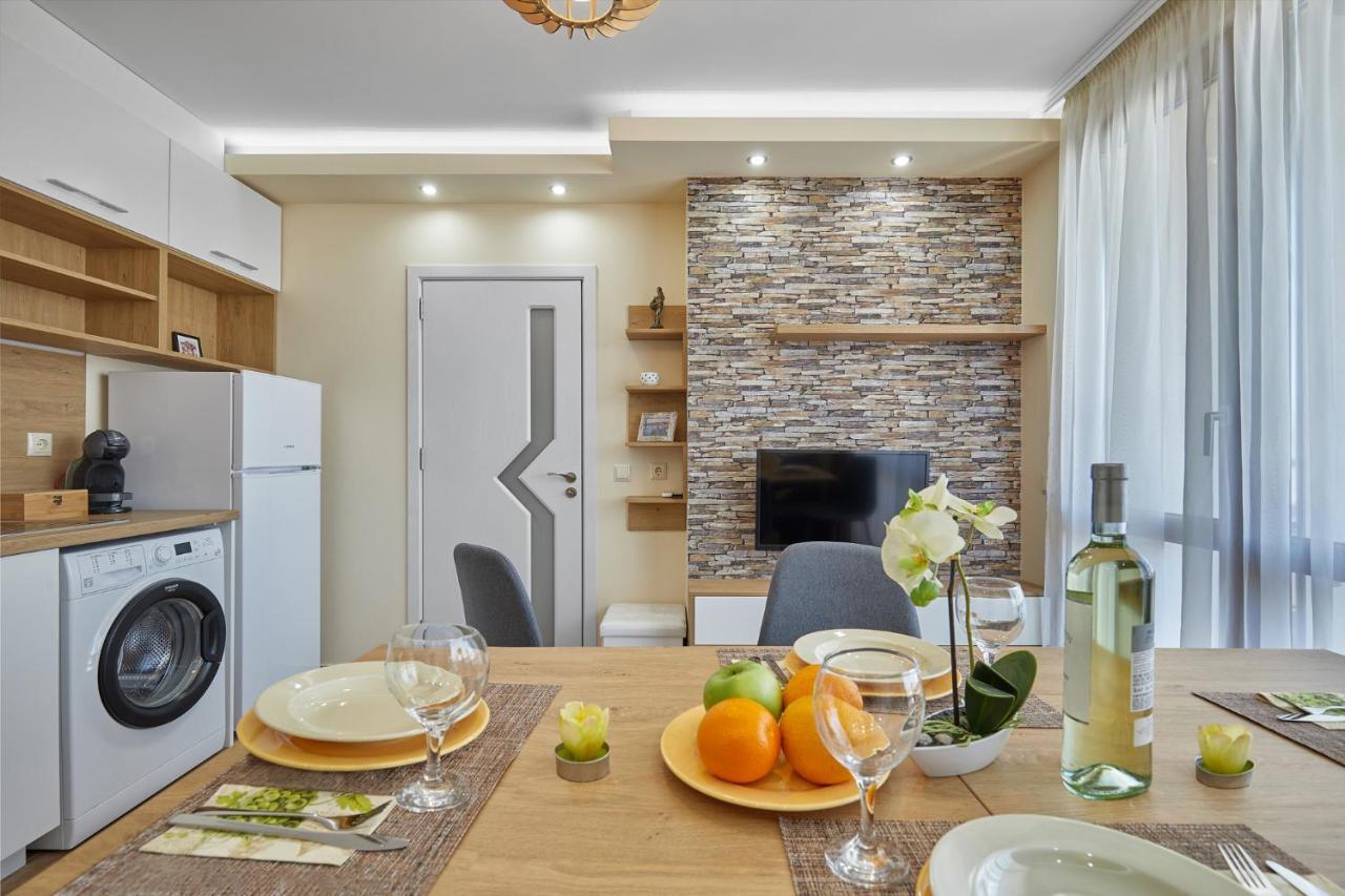 Romance Apartament & Free Parking Burgas Esterno foto