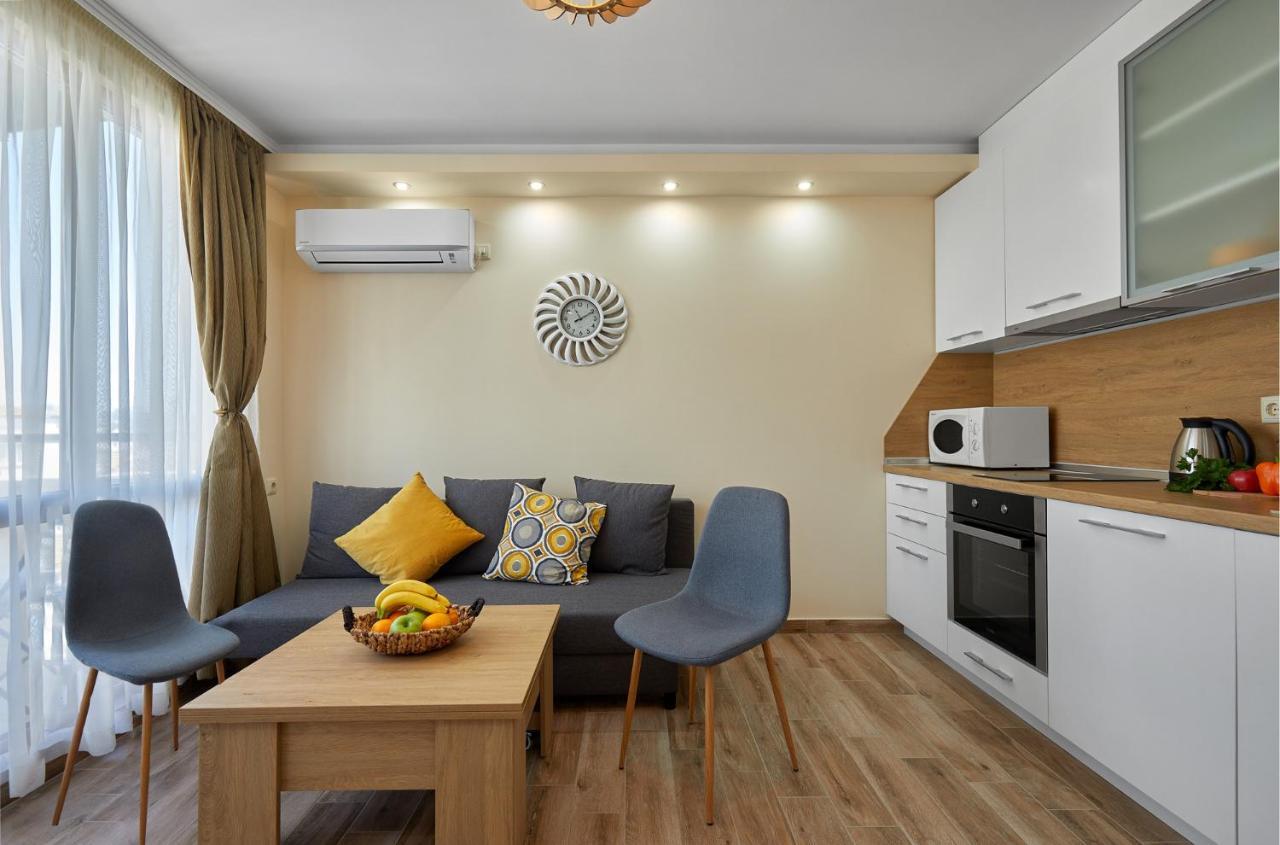 Romance Apartament & Free Parking Burgas Esterno foto