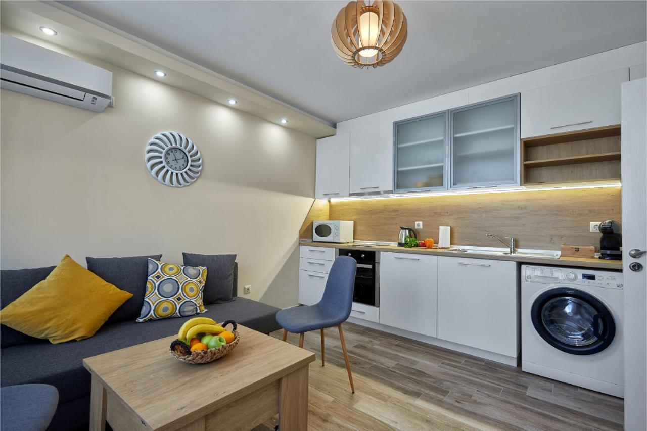 Romance Apartament & Free Parking Burgas Esterno foto