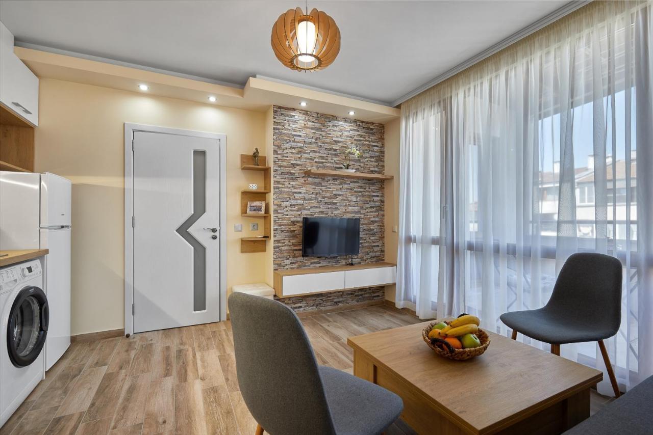 Romance Apartament & Free Parking Burgas Esterno foto