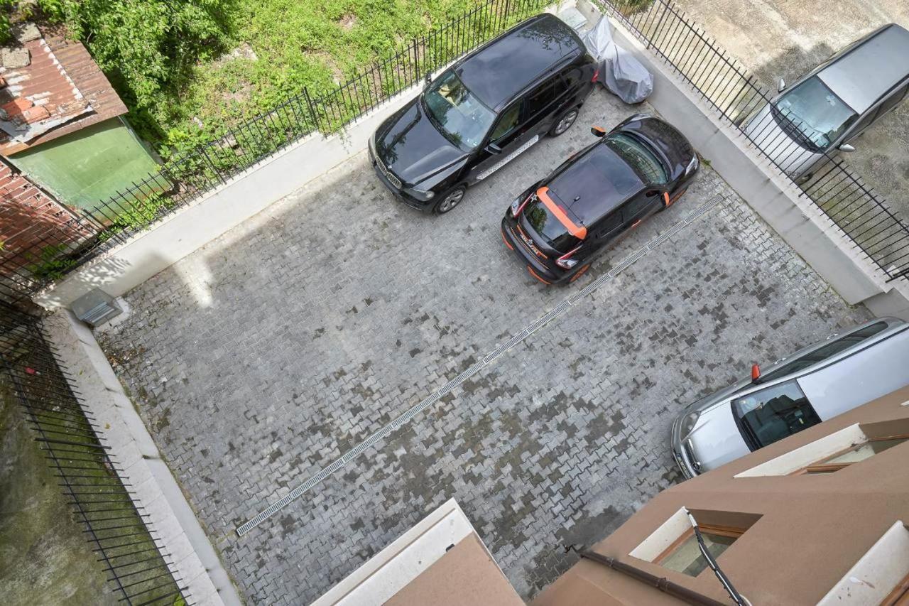 Romance Apartament & Free Parking Burgas Esterno foto